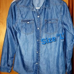 Loose fit, ice blue denim shirt
